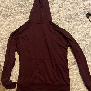 Men’s sweatshirt size small. Maroon color